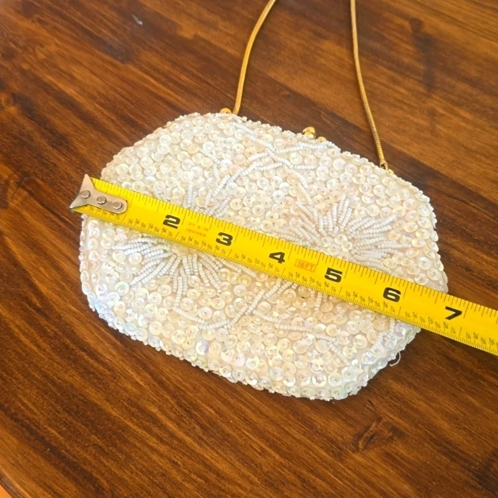 Vintage Irredescent White Sequin Clutch Wristlet Stunning!! Marshall Fields & Co - Picture 8 of 10